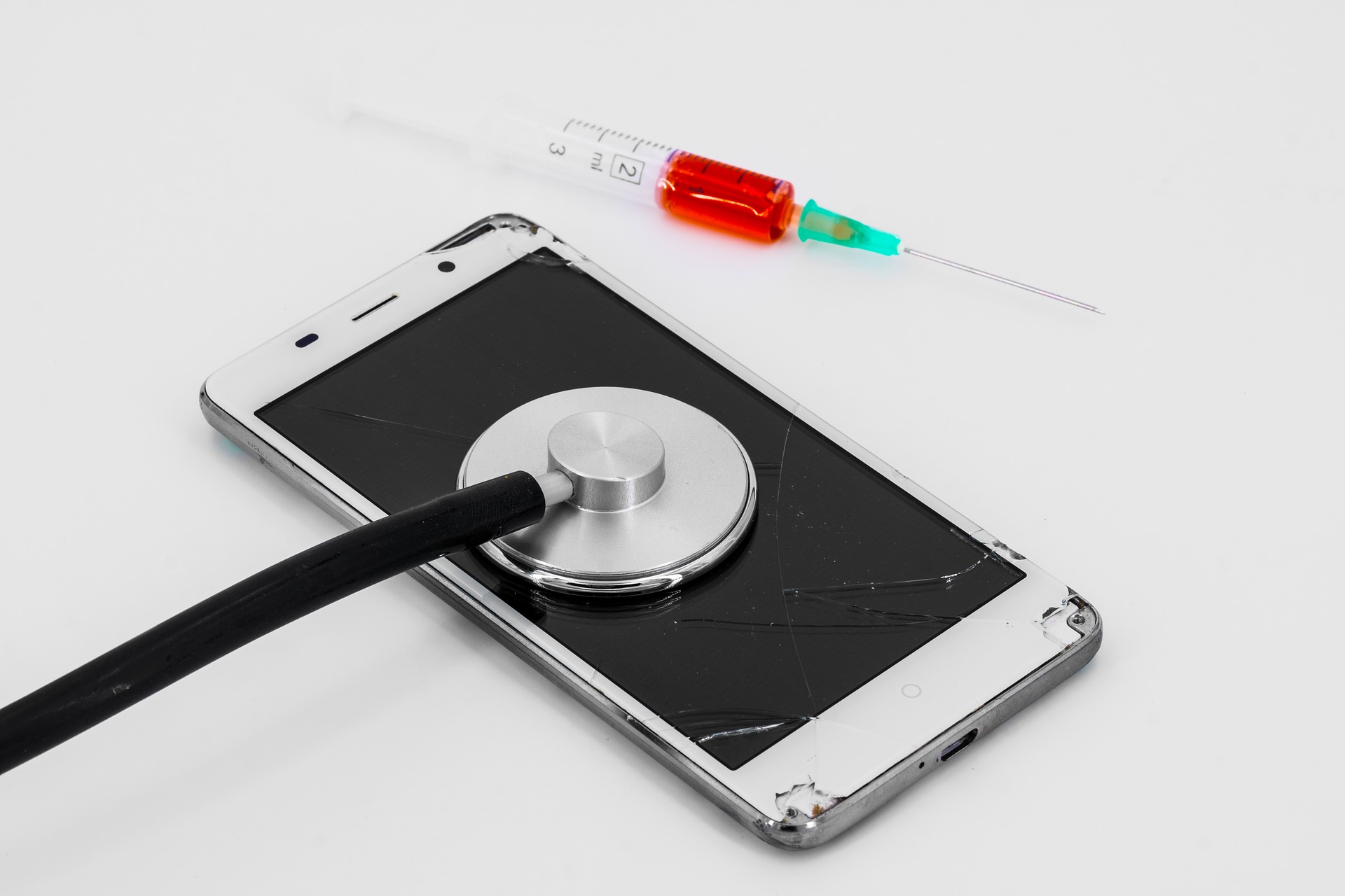 Benefits of repairing a damaged mobile phone